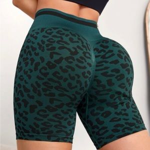 Leopard print Wide waist band yoga shorts